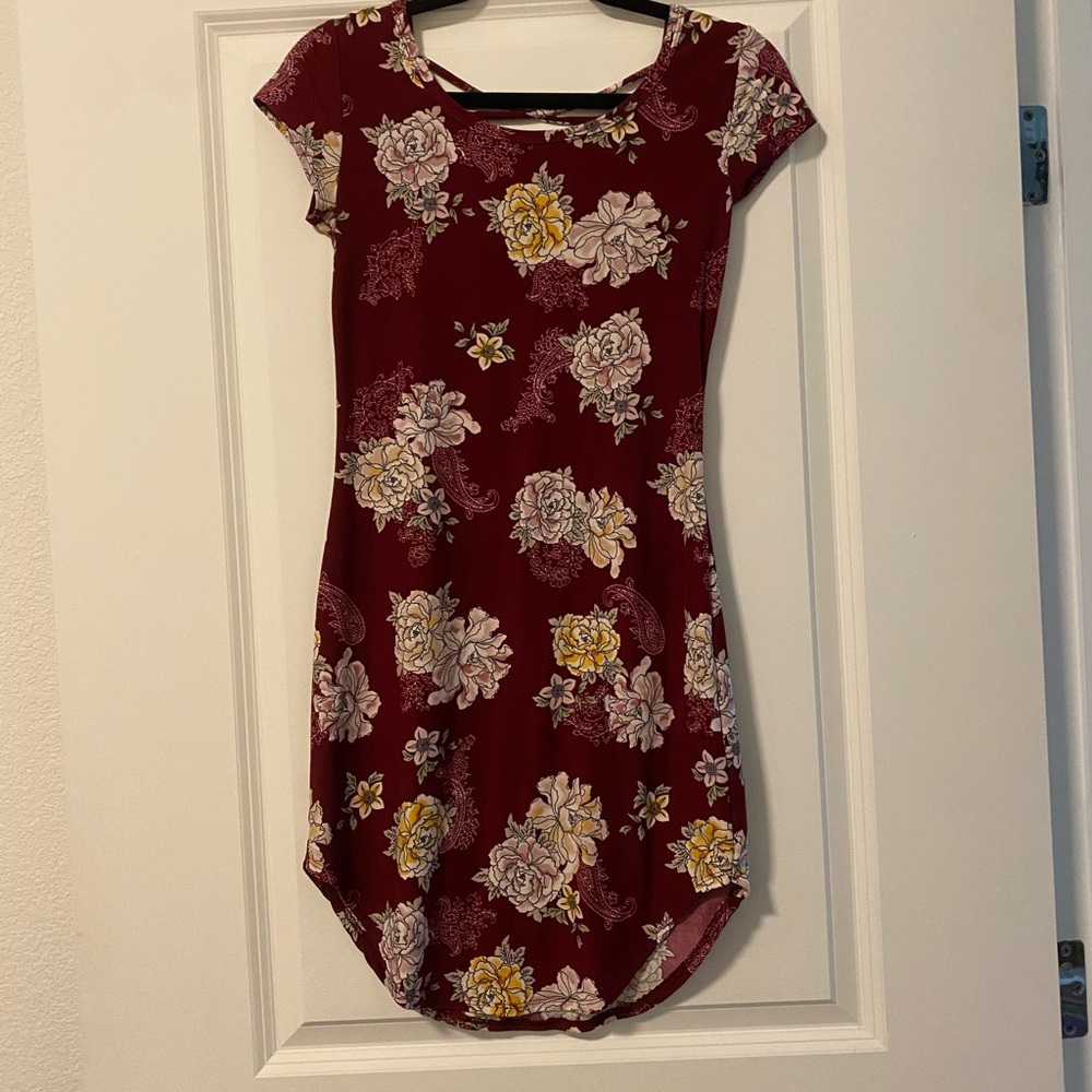 Short sleeve floral burgundy dress